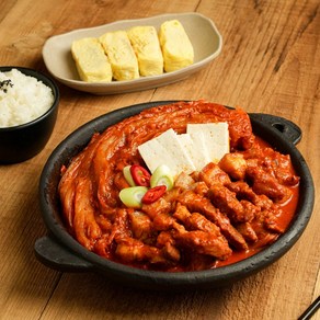 [밥도둑] 밥한그릇 뚝딱 통삼겹살 묵은지 김치찜 550g 4팩 (총 2.2kg), 4개