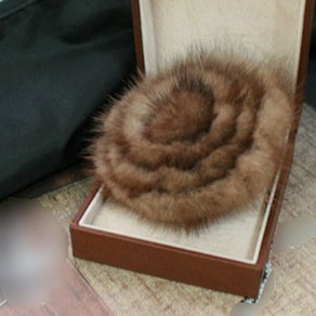밍크 브로치