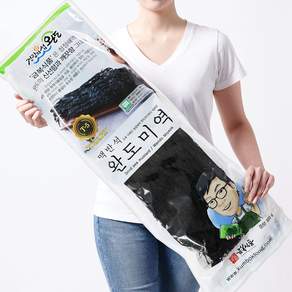 완도 금복식품 수산물품질인증 부드럽고 맛있는 맥반석완도미역 완도산 햇미역 산모용 생일국 미역국 명품, 맥반석완도미역300g, 1개