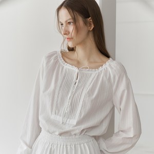 벰버 MINI RUFFLE PINTUCK RIBBON BLOUSE