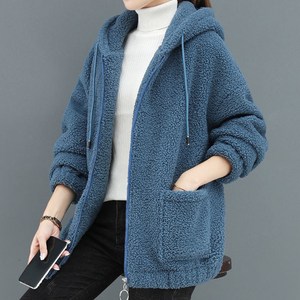 마켓에이 여성용 중년 테디 포켓 후드 집업 O24FW3-A1299