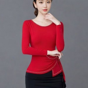 ROYALBELLE 여성 큐빅 슬림핏 티셔츠 명선장식 무용복 셔링 언발렌스 라운드넥 긴팔 티 U0112811