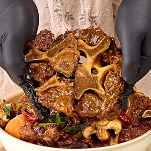 고기듬뿍 대왕 갈비양념 소목뼈찜 1.2kg+1.2kg 소뼈 뼈찜 명절음식 선물 캠핑요리, 1세트, 2.4kg
