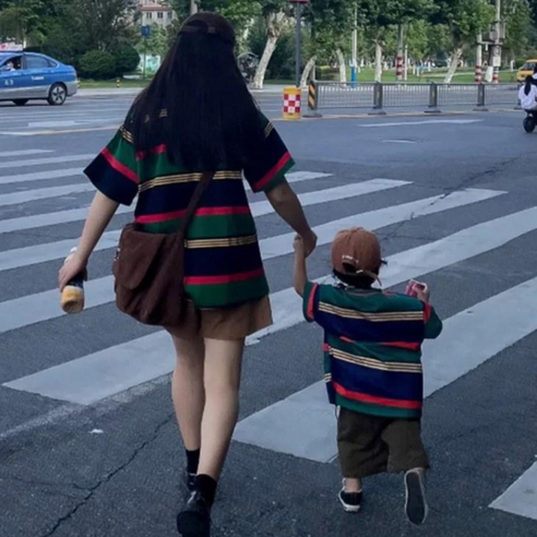 라움리에 온가족 공용 패밀리룩 스프라이프 반팔 티셔츠