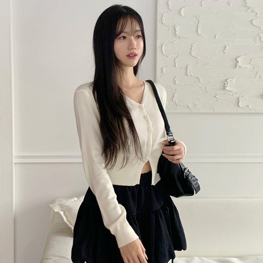 타니즈 코렌 브이넥 팬던트 긴팔 크롭 가디건