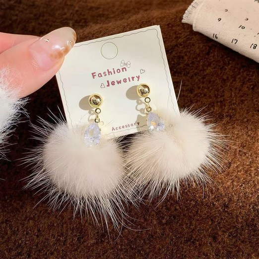 MYN 고급스러운 물방울 큐빅 폼폼 이어링 S925 순은 바늘  입체감