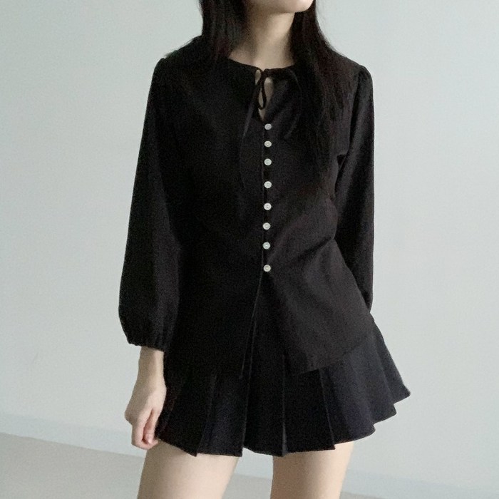 국내제작레이어드 데이지클로젯 로즐리 스트랩 긴팔 퍼프 블라우스  봄 여름 가을 간절기 얇은 브이넥 리본 긴소매 이너티 여성 여자 러블리 청순 페미닌 데일리룩 자개 단추 버튼