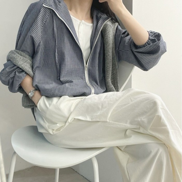 by MUSE 바이뮤즈 시어서커 스트라이프 밑단 조절 면 후드 집업점퍼