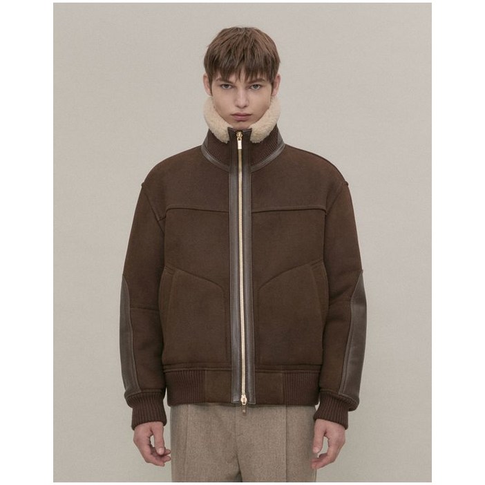 질스튜어트뉴욕 맨 24FW 세피아 램스웨이드 하이넥 무스탕 JNJU4D502S3 439981