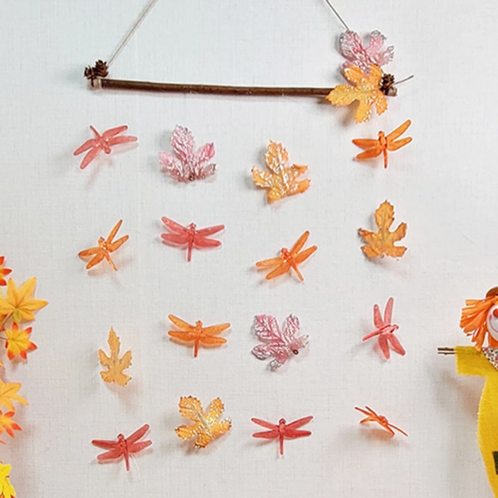 Her1088 단풍 낙엽과 잠자리 모빌 가랜드 가을모빌 가을 환경 가을 소품 단풍잎 솔방울