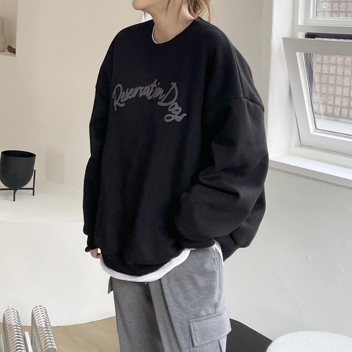 토마토팩토리 국내생산남녀공용 데일리 오버핏 라운드 기모 맨투맨 티셔츠 무지백베어장미곰영문레터링