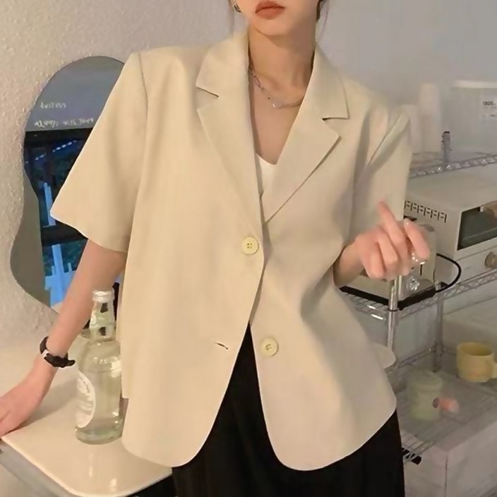 여성 쥬시 카라 미니멀 세미 오버 반팔 자켓