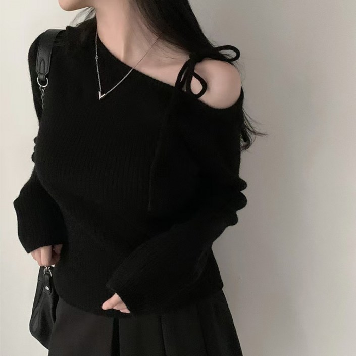 리본끈 오프 숄더 니트