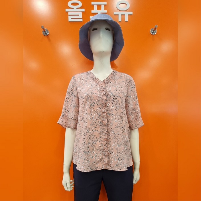 올포유 뉴코아창원점 살랑 살랑 시원한 여성 러플 Y넥 패턴 블라우스 ALBLM4221 사이즈는 조금 여유있게 나왔어요