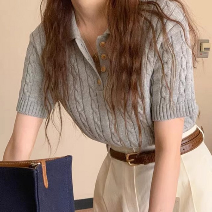 레티고 데일리 버튼 카라넥 꽈배기 반팔 니트