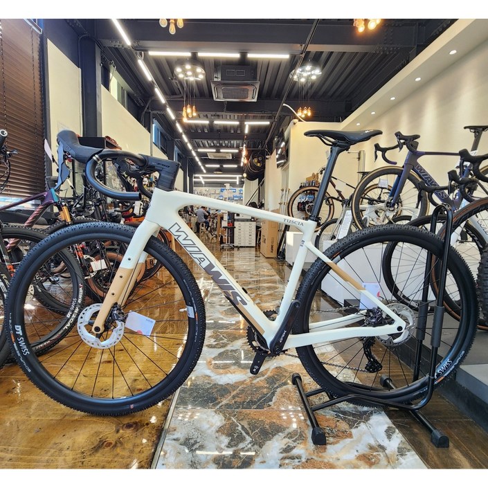 위아위스 그래블자전거 TUSCIA G2시마노 GRX 820