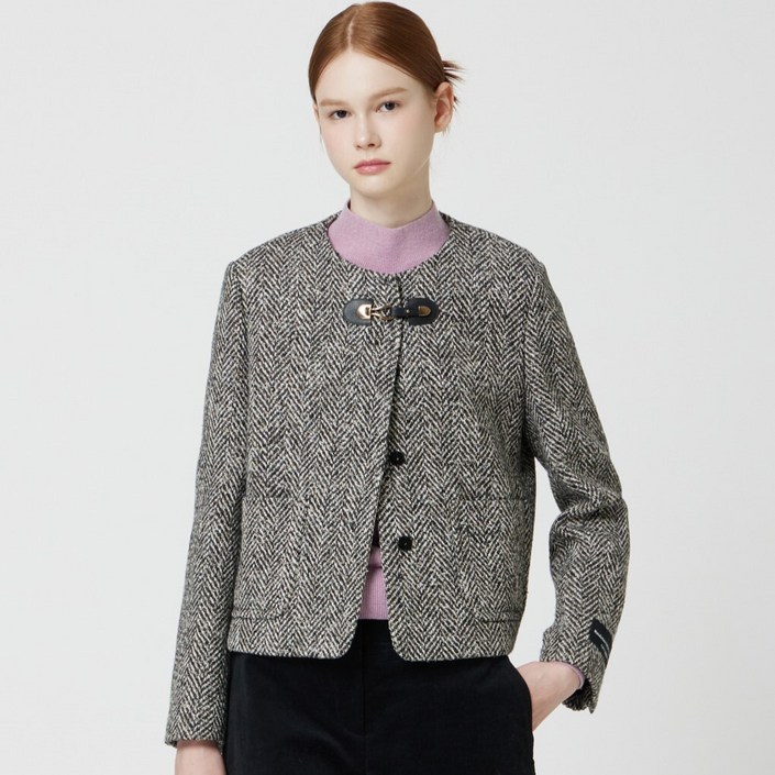 [AK플라자] [씨씨콜렉트] 라운드넥 버클 장식 트위드 자켓_C254MSF038