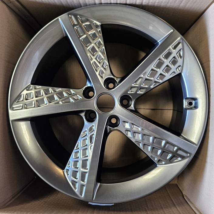 제네시스 G80 스포츠 20인치 후륜 와플휠 스퍼터링휠