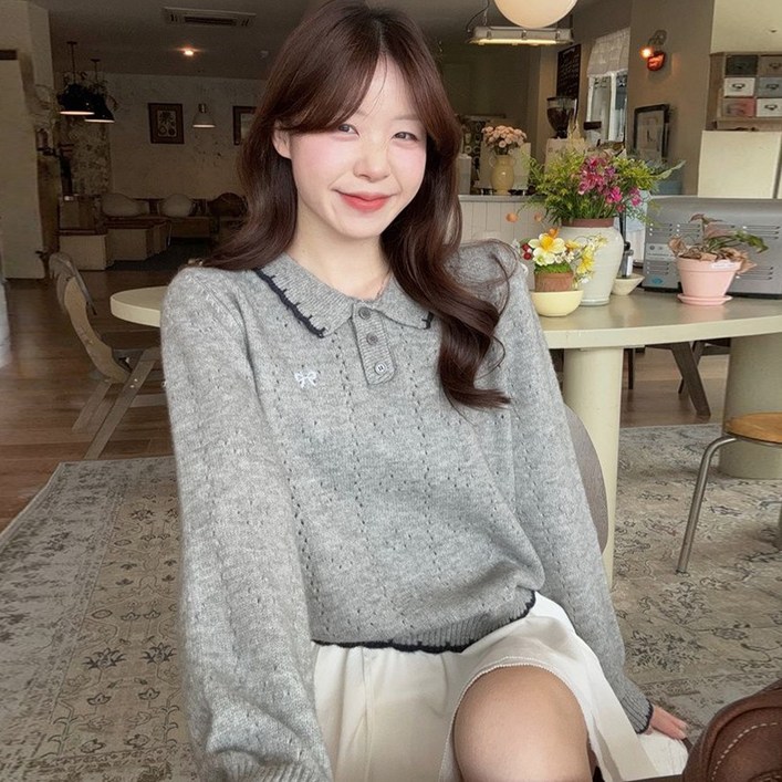 타니즈 로스덴 펀칭 배색카라넥 버튼 긴팔 니트