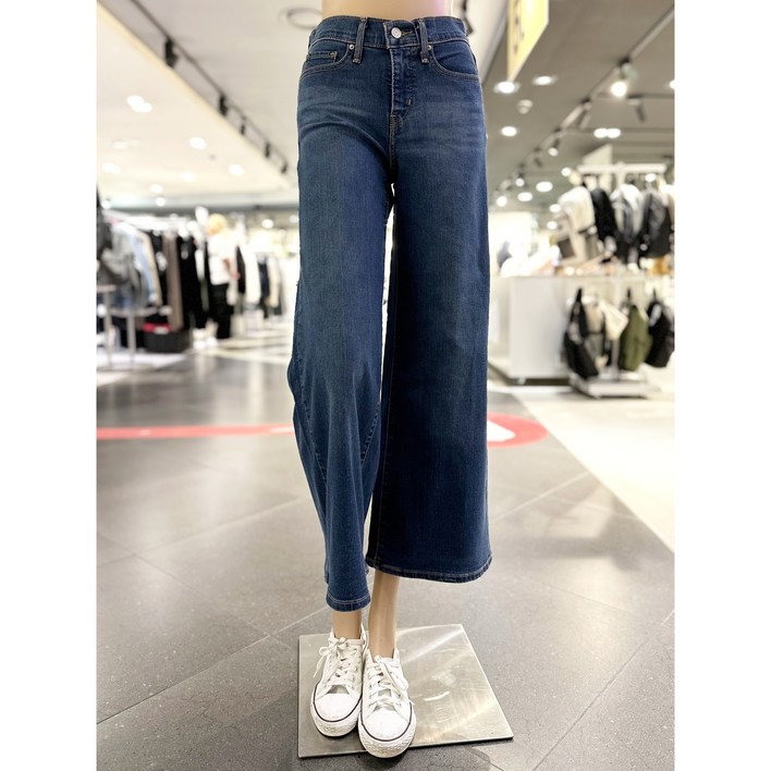  L E V I S  다리가 길어 보이는 여성 와이드팬츠 사방스판 청바지 2종 편안한 사방스판으로 인김만점 L001PZ001 NC강서 리바이스 무료배송