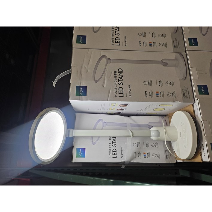 제퍼와이 한단계 진화한 프리즘 데스크 LED스탠드 화이트로 깔끔하게 집중하세요