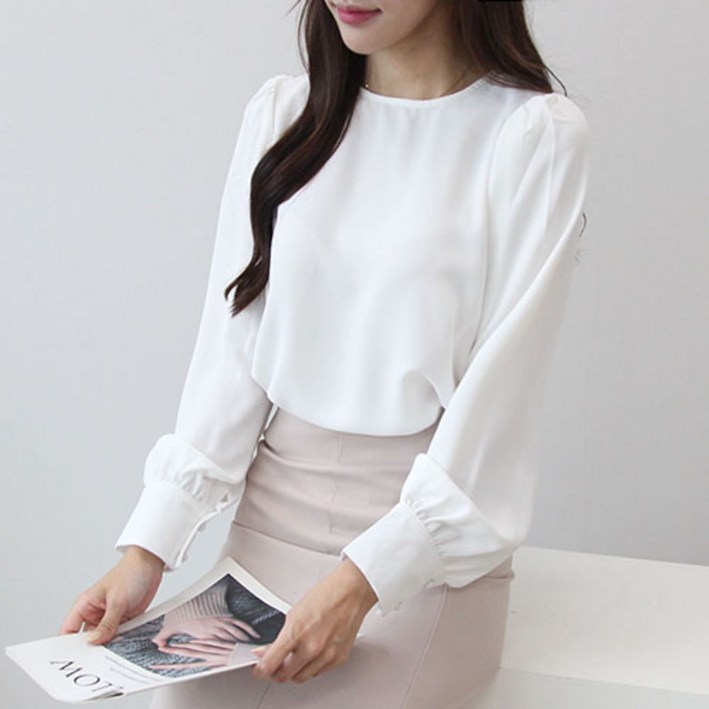 링클프리 구김적인 가을 겨울 도톰 라운드넥블라우스 베이지블라우스 정장블라우스