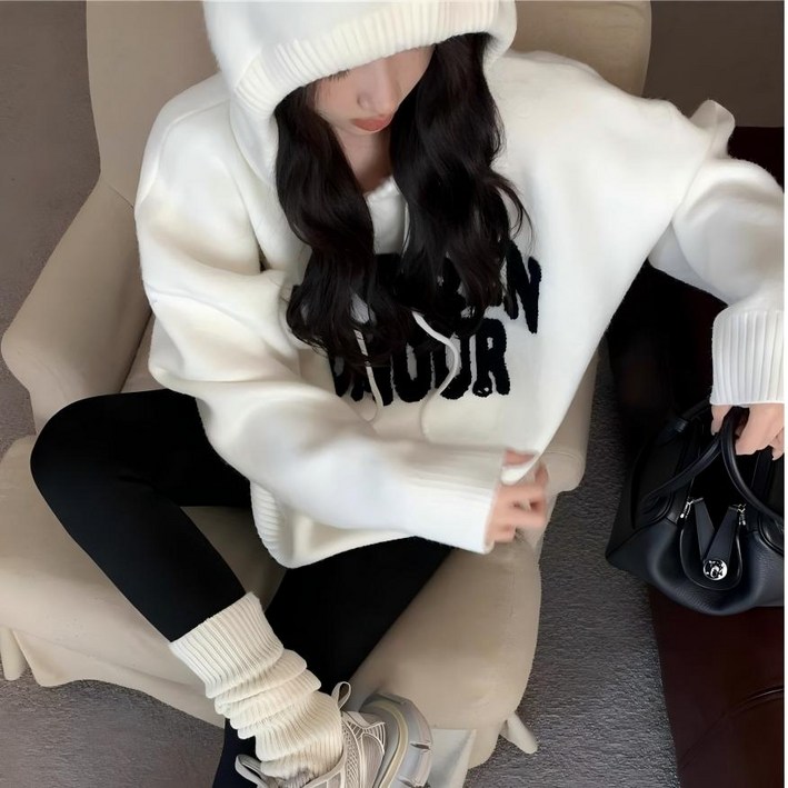 엘브 여성 후드 니트 티셔츠 봄가을 이너 니트 양말 증정