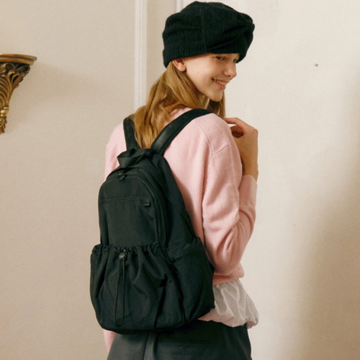 질스튜어트 여성용 조던 스트링 나일론 노트북 수납 보부상 백팩