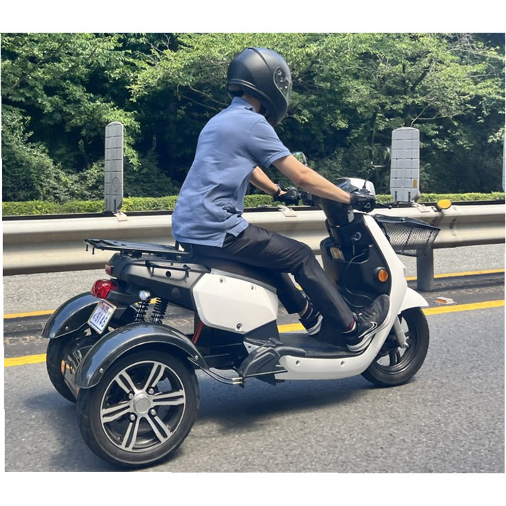 KR 모터스 이스코트리삼륜 환경부 보조금차량 전기스쿠터 V6 브이식스 전기 오토바이 KR 모터스 이스코트리삼륜 환경부 보조금차량 전기스쿠터 V6 브이식스 전기 오토바이