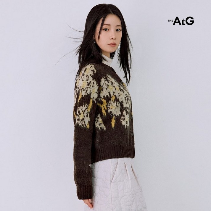 더엣지 25FW 모헤어혼방 플라워 자카드 니트자켓