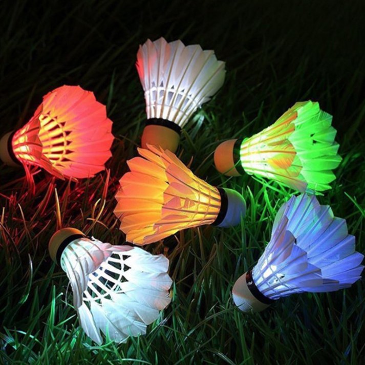 스포홀릭 인조깃털 LED 셔틀콕 배드민턴공, LED 깃털 셔틀콕 4개입