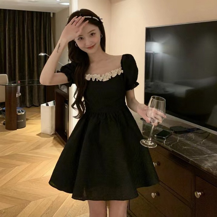 ANYOU 퍼프소매원피스 여 여름 스퀘어넥 작은 블랙 스커트 디자인감 뒤판 리본 볼륨 스커트 볼륨 스커트