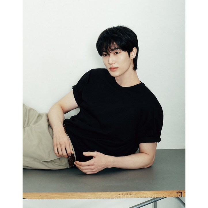 지오다노 크루넥 반팔 티셔츠 퍼펙트티  01 02 6540