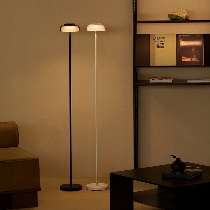 브렐로 플로어 장스탠드, 화이트