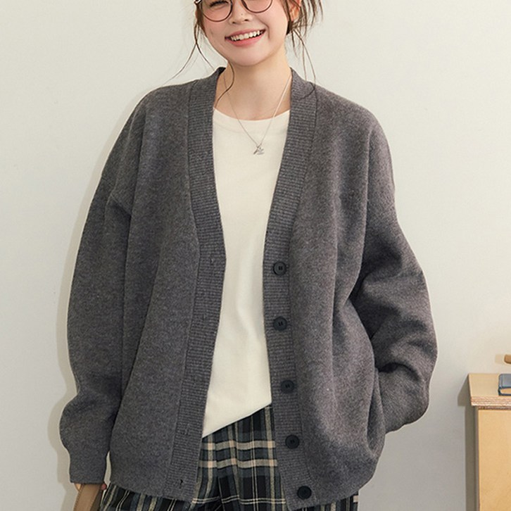 Rakumin 여성  브이넥 루즈핏 하트자수 니트가디건
