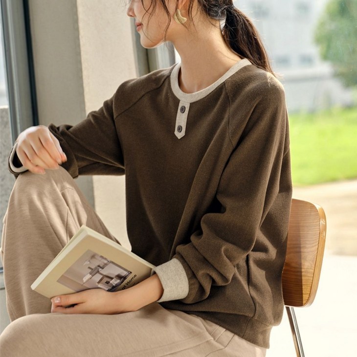 Skyciky 여성 가을겨울 라운드넥 맨투맨 배색 스티칭 빅사이즈 루즈핏 캐주얼 베이직 패션 상의 트렌디 AA2559