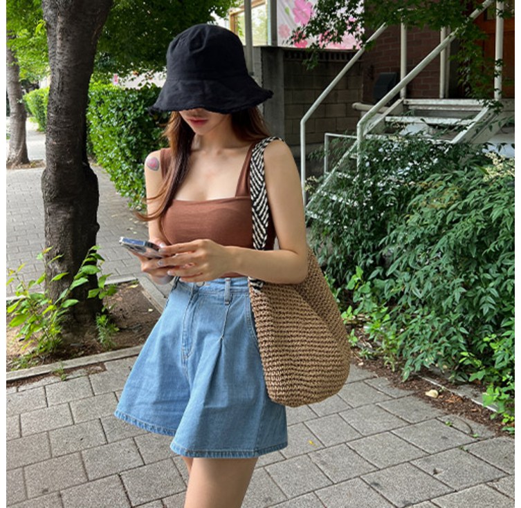 메이빈스후엔 핀턱 데님 숏 팬츠 메이빈스후엔 핀턱 데님 숏 팬츠